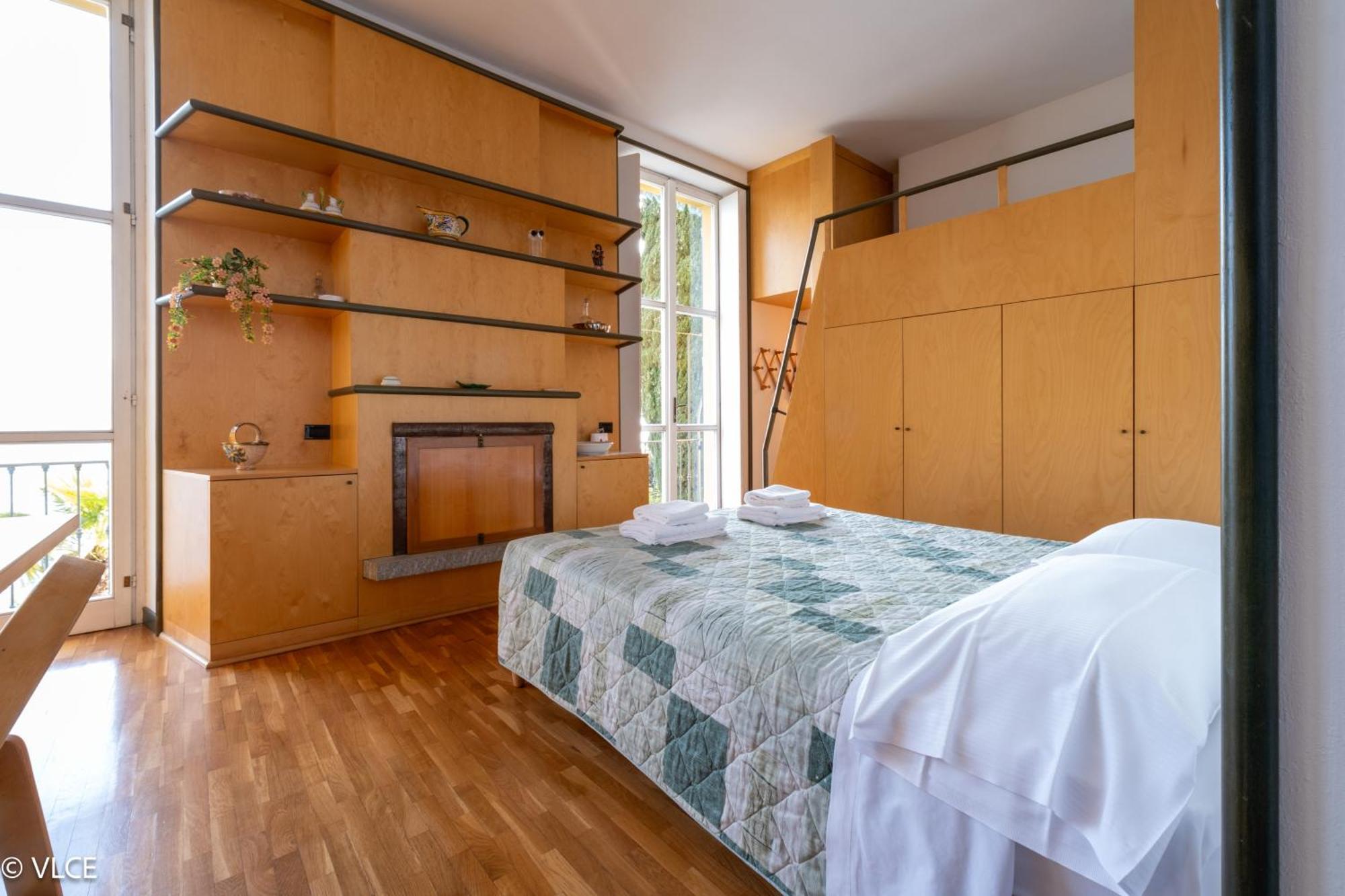 Апартаменты La Casa Di Anna Варенна Экстерьер фото